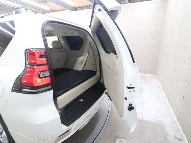 TOYOTA LANDCRUISER PRADO 2022