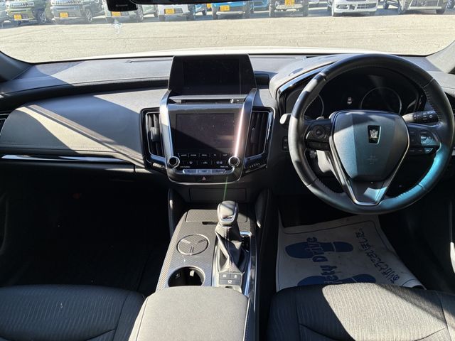 TOYOTA CROWN sedan hybrid 4WD 2018