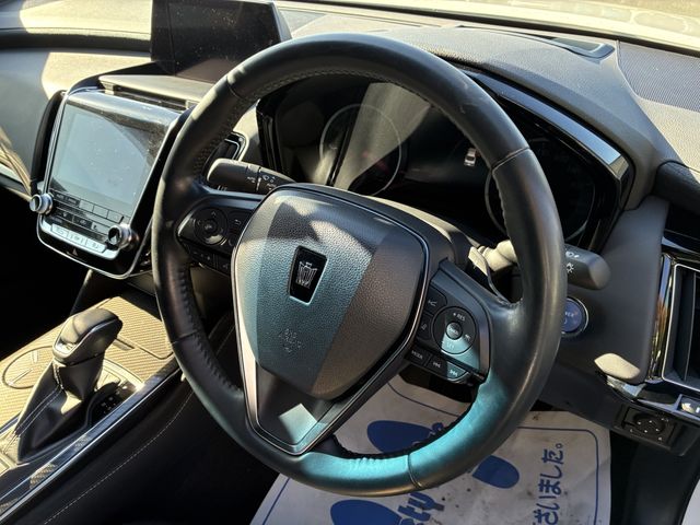 TOYOTA CROWN sedan hybrid 4WD 2018