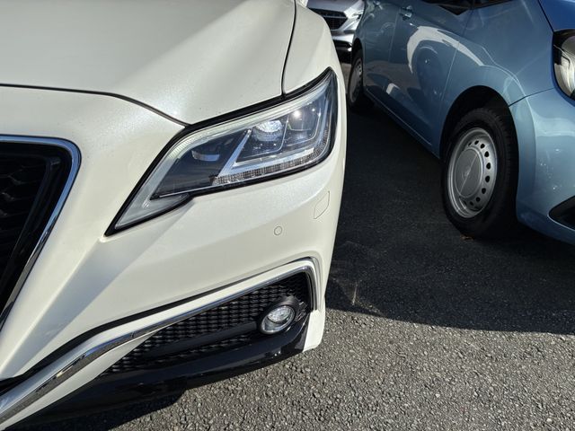 TOYOTA CROWN sedan hybrid 4WD 2018