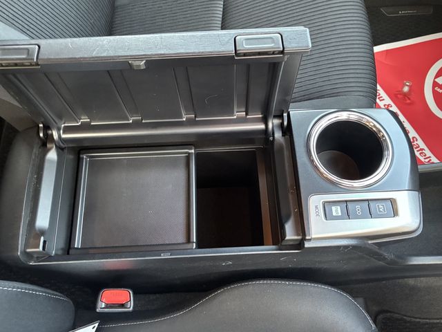 TOYOTA PRIUS Alpha 2016