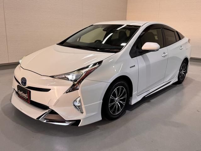 TOYOTA PRIUS 2017