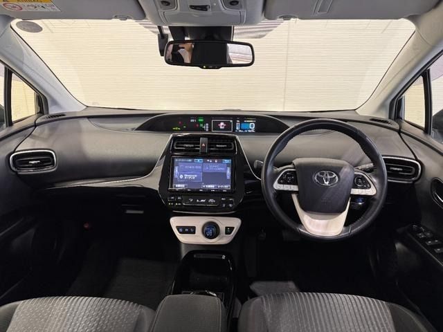 TOYOTA PRIUS 2018