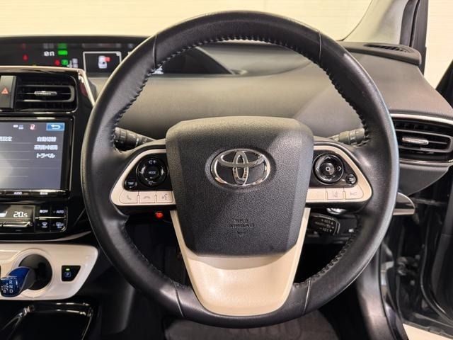 TOYOTA PRIUS 2018