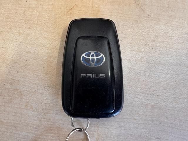 TOYOTA PRIUS 2018