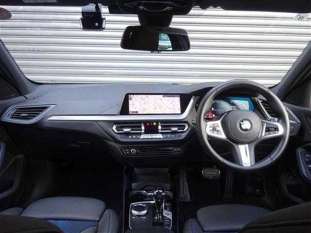 BMW BMW 1series 2021