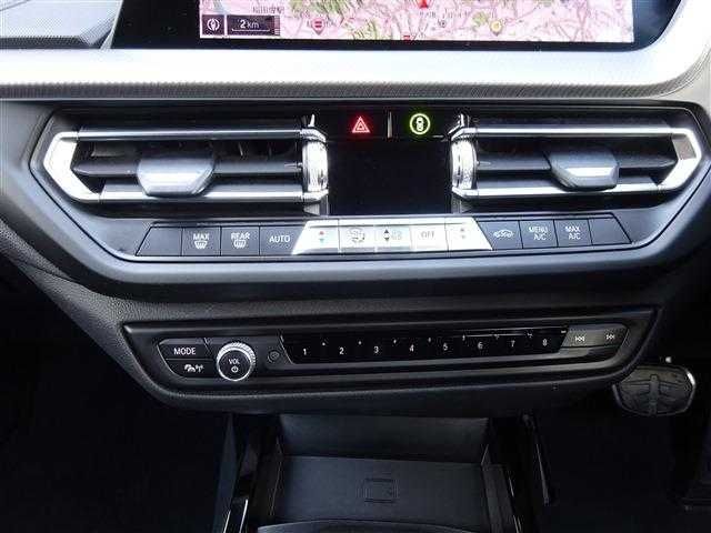 BMW BMW 1series 2021