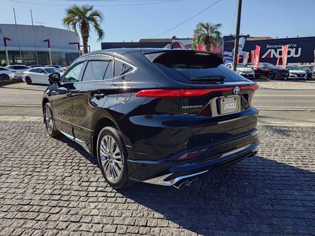 TOYOTA HARRIER HYBRID 2022
