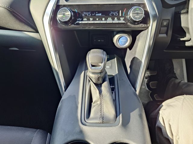 TOYOTA HARRIER HYBRID 2022