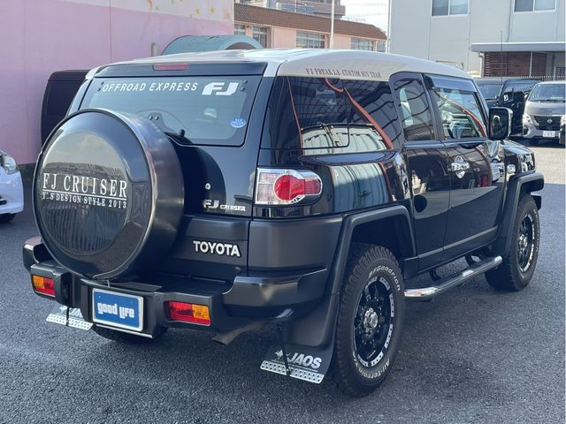 TOYOTA FJ CRUISER 4WD 2013