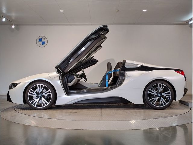 BMW BMW i8 ROADSTAR 2018