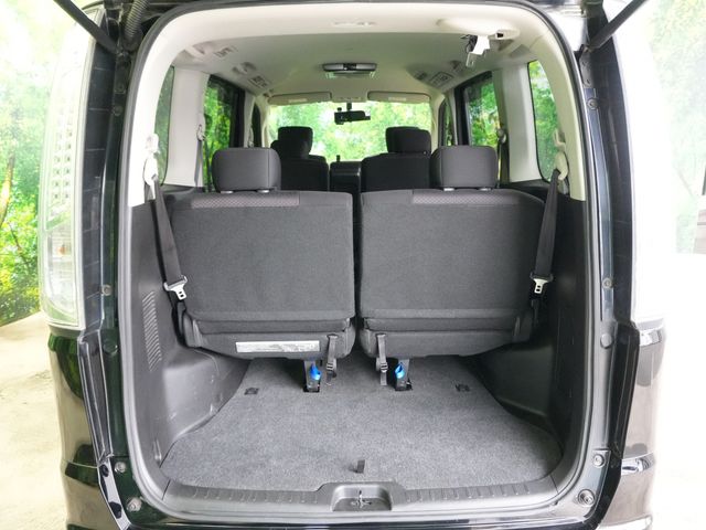 NISSAN SERENA  S-HYBRID 2012