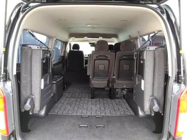 TOYOTA HIACE wagon 4WD 2024