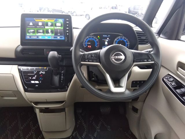 NISSAN ROOX 2024