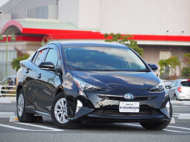 TOYOTA PRIUS 2018