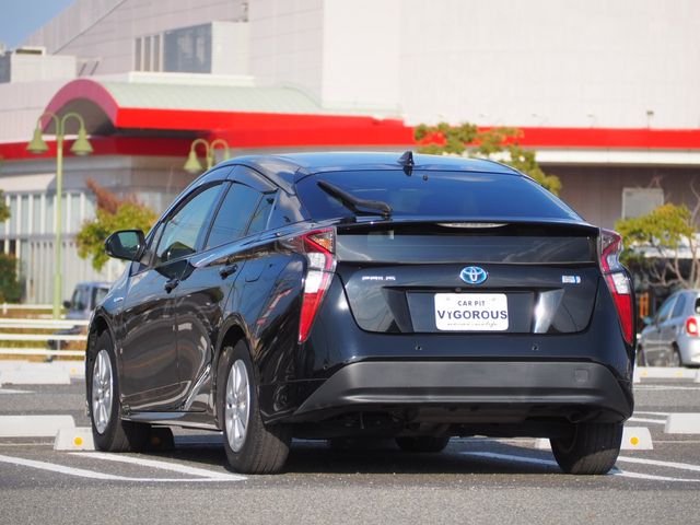 TOYOTA PRIUS 2018