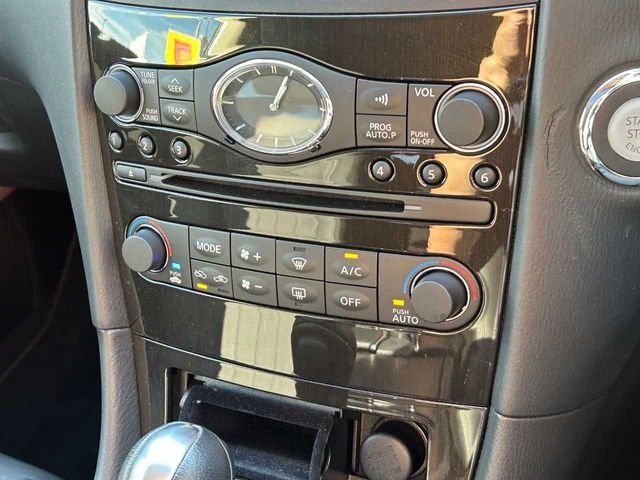 NISSAN SKYLINE CROSSOVER 2015