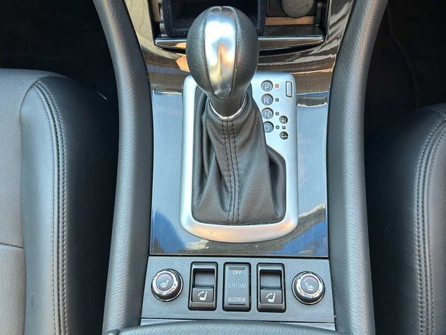 NISSAN SKYLINE CROSSOVER 2015