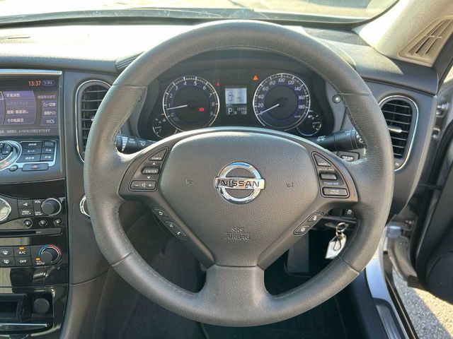 NISSAN SKYLINE CROSSOVER 2015