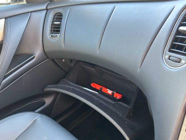 NISSAN SKYLINE CROSSOVER 2015