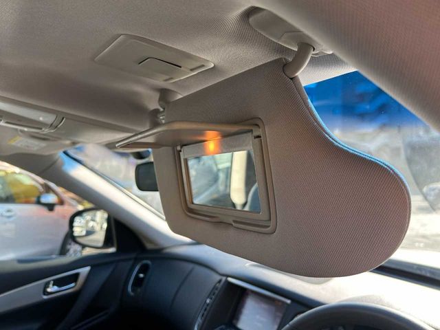 NISSAN SKYLINE CROSSOVER 2015