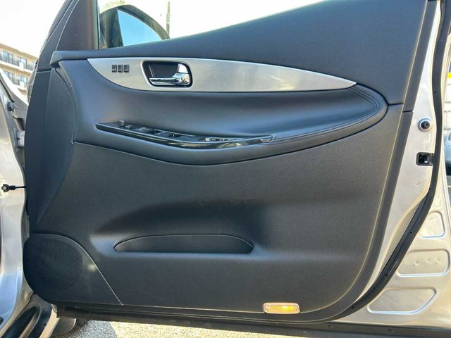 NISSAN SKYLINE CROSSOVER 2015