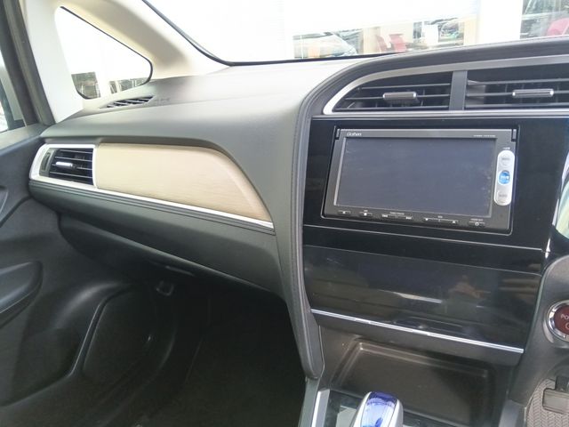 HONDA SHUTTLE HYBRID 2015