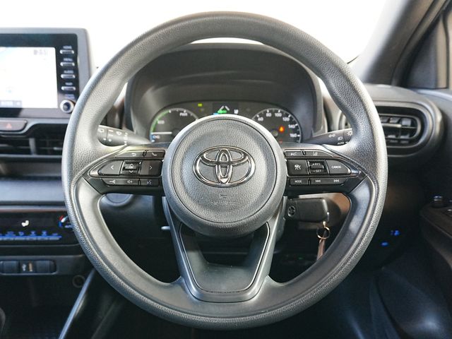 TOYOTA YARIS HYBRID 2023