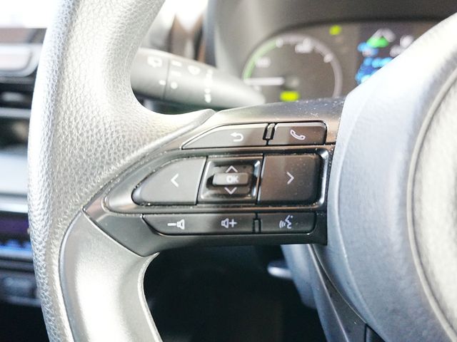 TOYOTA YARIS HYBRID 2023