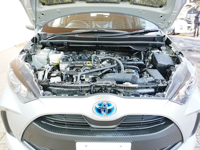 TOYOTA YARIS HYBRID 2023