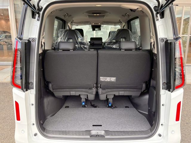 NISSAN SERENA  WG 2025