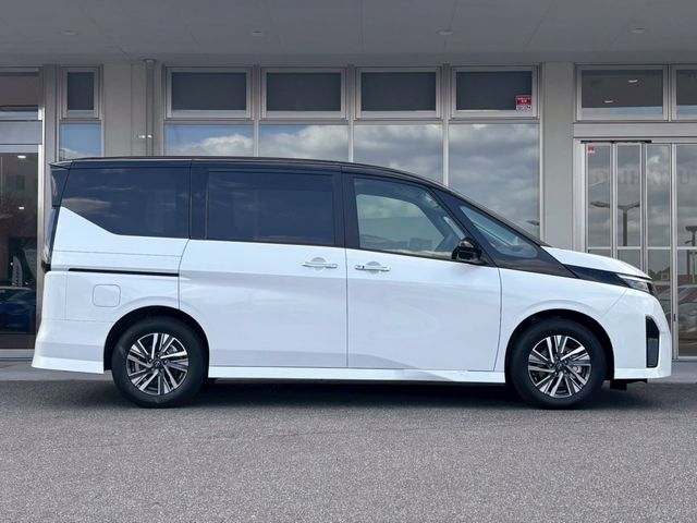 NISSAN SERENA  WG 2025