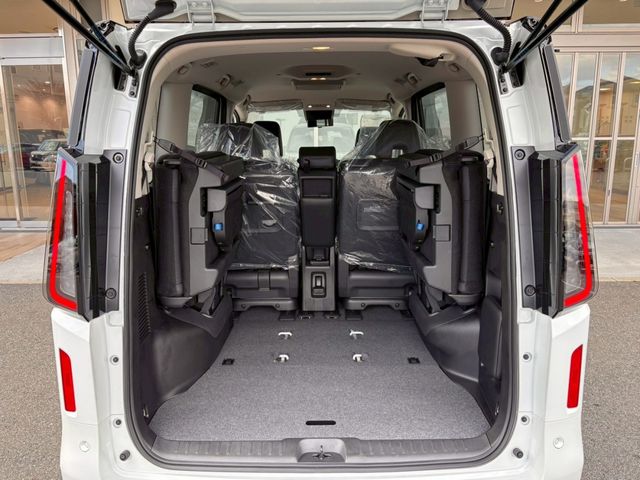 NISSAN SERENA  WG 2025