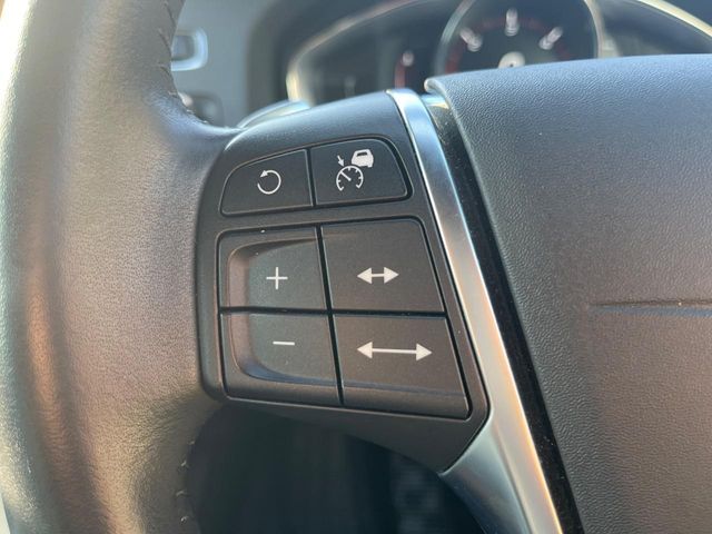 VOLVO VOLVO V60 2016