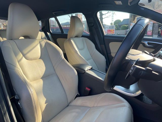 VOLVO VOLVO V60 2016