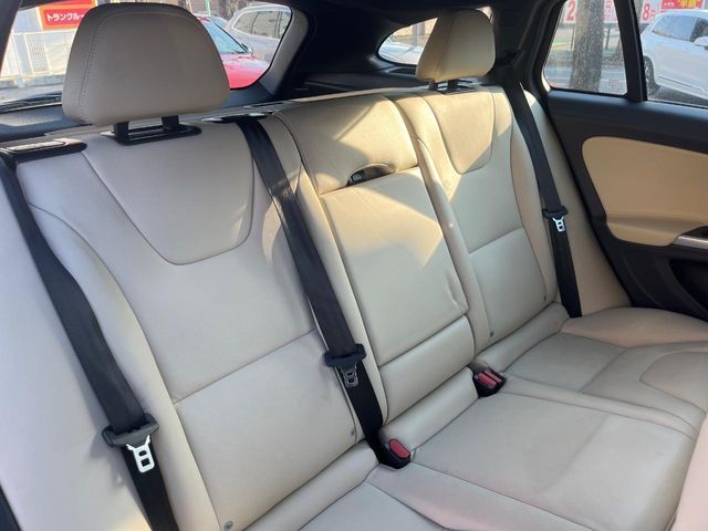 VOLVO VOLVO V60 2016