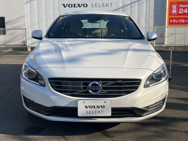 VOLVO VOLVO V60 2016