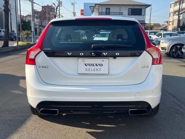 VOLVO VOLVO V60 2016