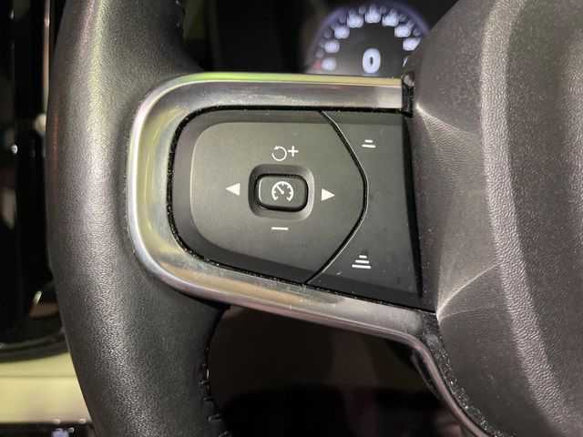 VOLVO VOLVO XC40 2020