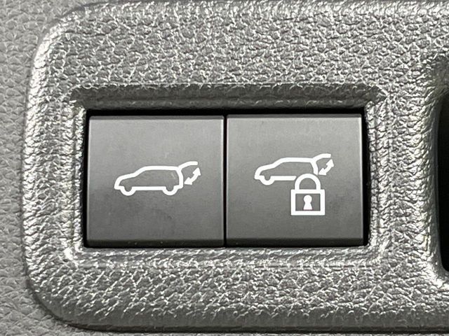 TOYOTA HARRIER 4WD 2020