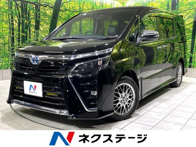TOYOTA VOXY HYBRID 2020