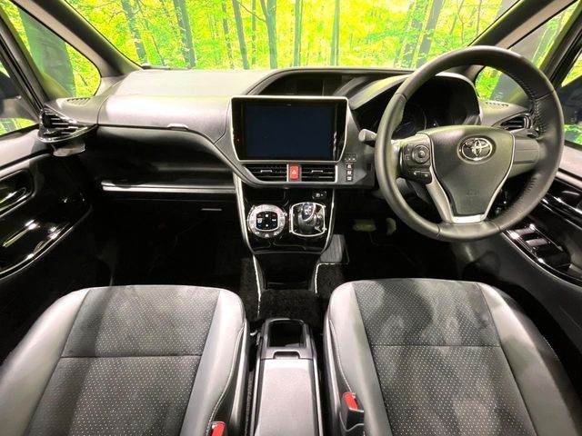 TOYOTA VOXY HYBRID 2020