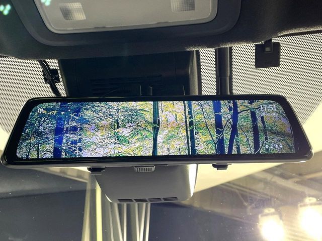 TOYOTA VOXY HYBRID 2020