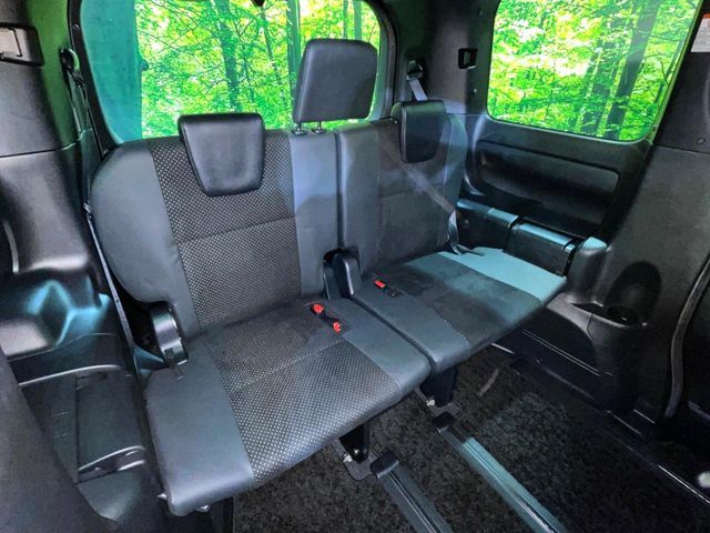 TOYOTA VOXY HYBRID 2020