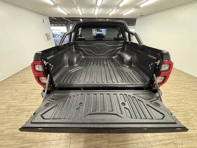 TOYOTA HILUX 4WD 2023