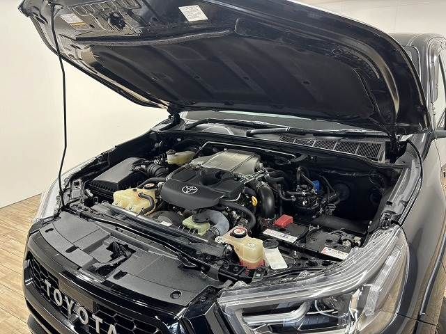 TOYOTA HILUX 4WD 2023