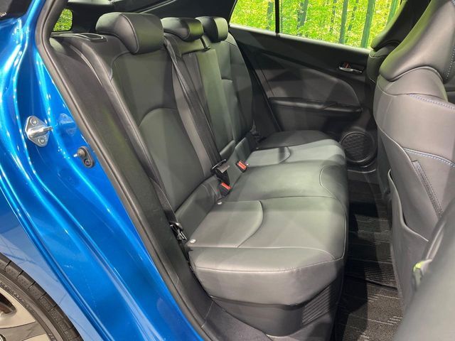 TOYOTA PRIUS 4WD 2019