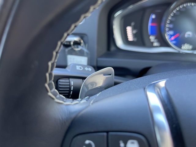 VOLVO VOLVO V60 2015