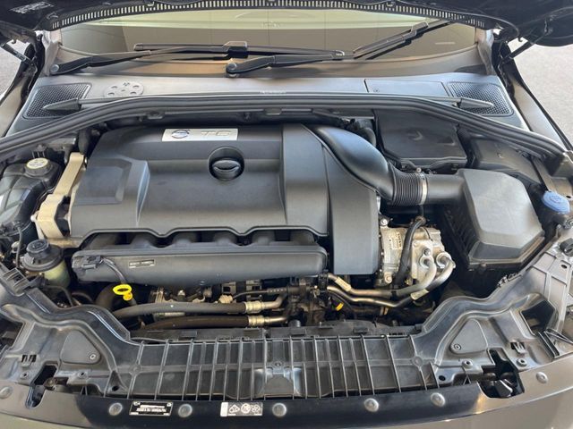 VOLVO VOLVO V60 2015