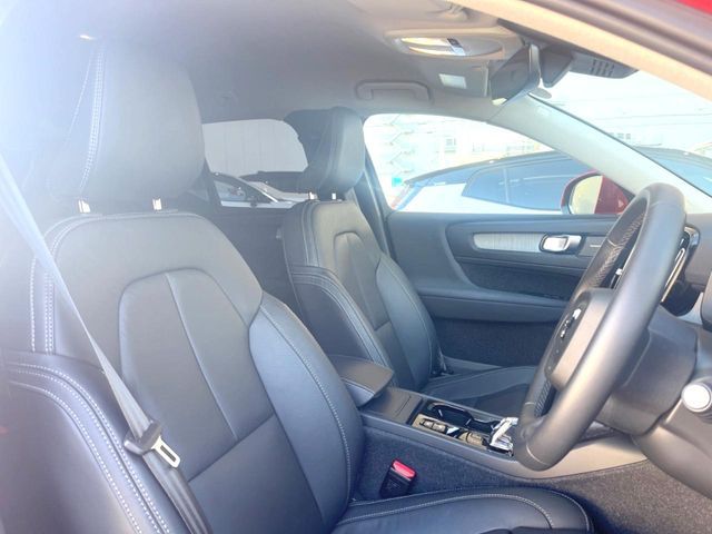 VOLVO VOLVO XC40 2023